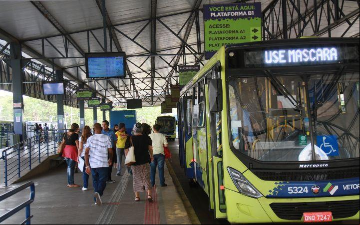 Prefeita ressaltou que o município já vem destinando recursos próprios às empresas de transporte coletivo na tentativa de conter o reajuste da tarifa (Jairo Chagas)