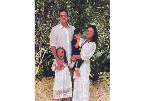 Guilherme Carrara Luiza, Donata e Antônio juntinhos para celebrar 2023&nbsp;