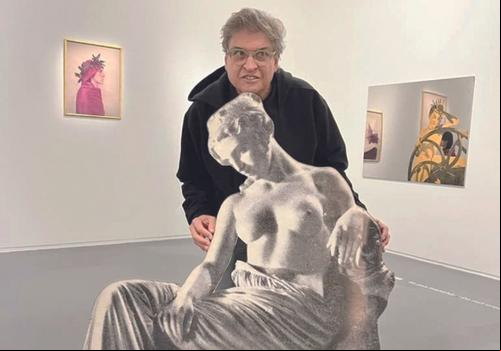 Internacional Túlio Oliveira clicado recentemente no Jeu de Paume, um dos mais chiques museus de Paris (Foto/Divulgação)