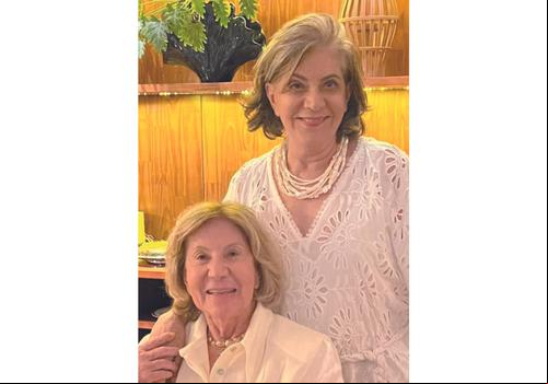 Lauanda Palis e Lélia Bruno foram clicadas juntas na virada do ano. Duas paixões do colunista! (Foto/Arquivo Pessoal)