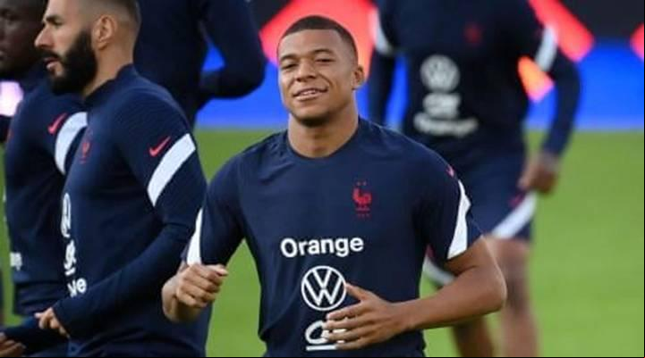 Kylian Mbappé rebateu as declarações do presidente da Federação sa pedindo respeito a Zenedine Zidane (Foto/Jornal The Guardian)