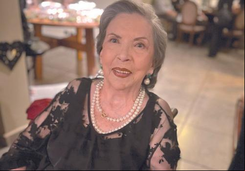 Dona Aparecida celebrou seus 90 anos recebendo muito carinho da família (Foto/Arquivo Pessoal)