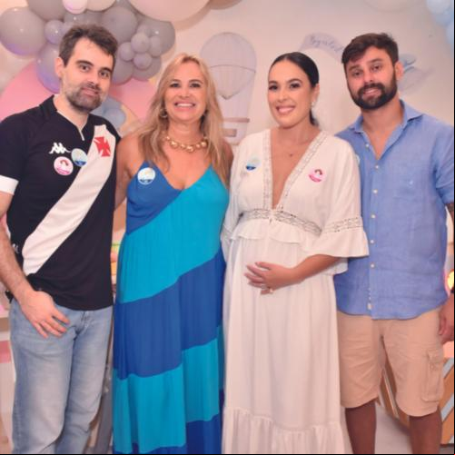 Felipe e Paula com a vovó Virgínia Martins e Leo Gomes (Foto/Paulo Lúcio)