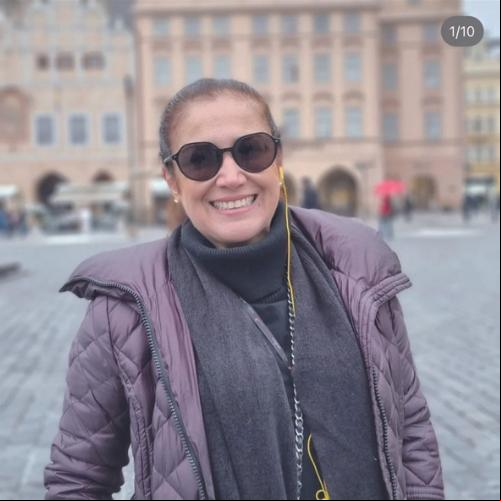 Marília Araújo afivelou os cintos rumo à Europa, em tour pelas capitais imperiais ()