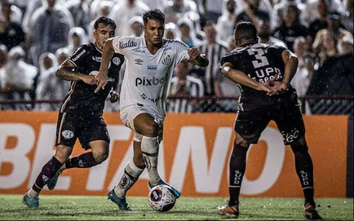 Palmeiras e Santos protagonizam o clássico da sexta rodada do Campeonato Paulista. A partida acontece neste sábado (4), às 18h30, no Morumbi (Foto/SFC)