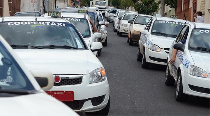 Reajuste de 143% na tarifa mínima pela corrida, que aria de R$5,50 para R$13,38 