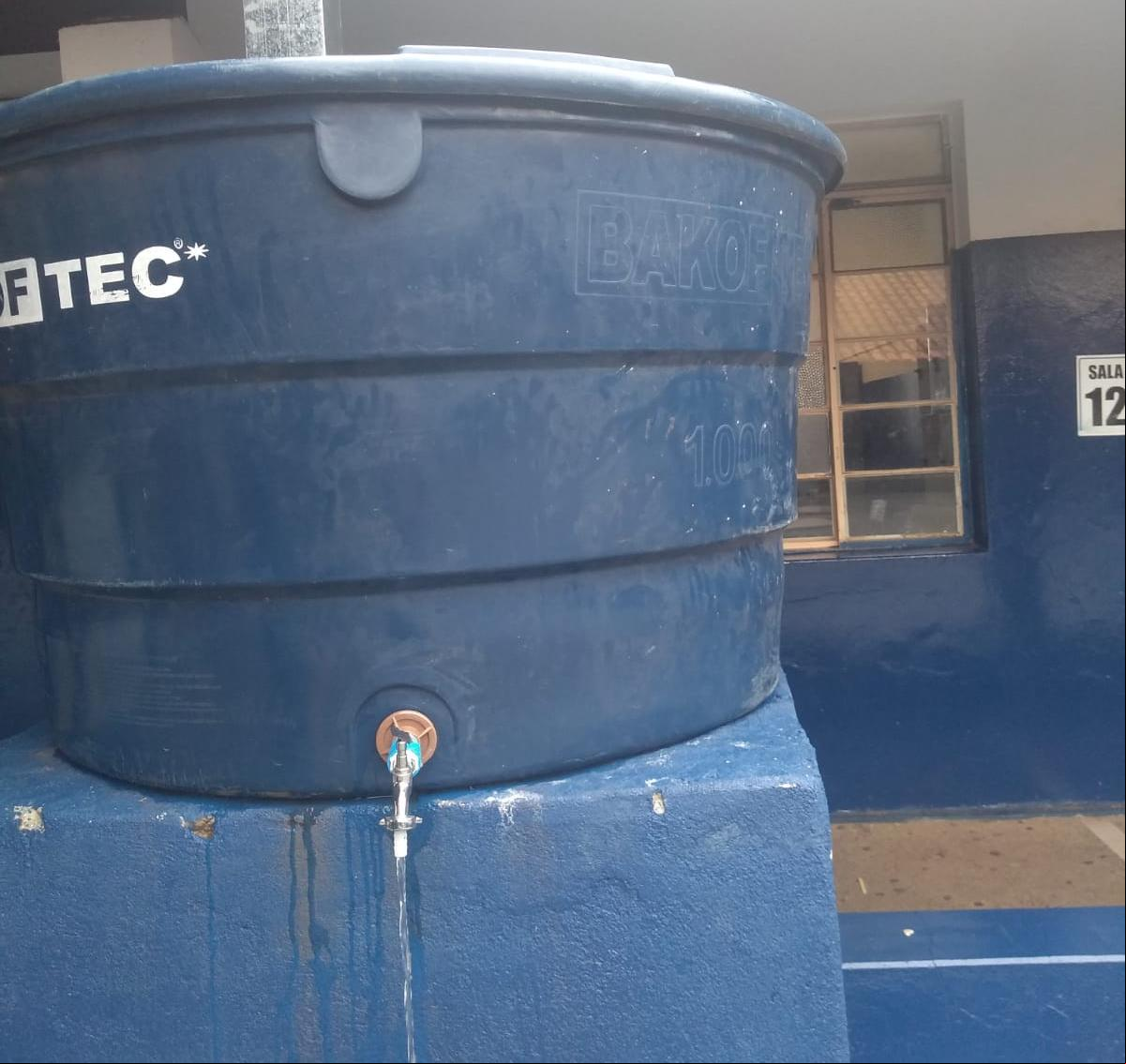 A expectativa é que no próximo período de chuvas, a escola utilize apenas a água captada da chuva (Foto/Divulgação)