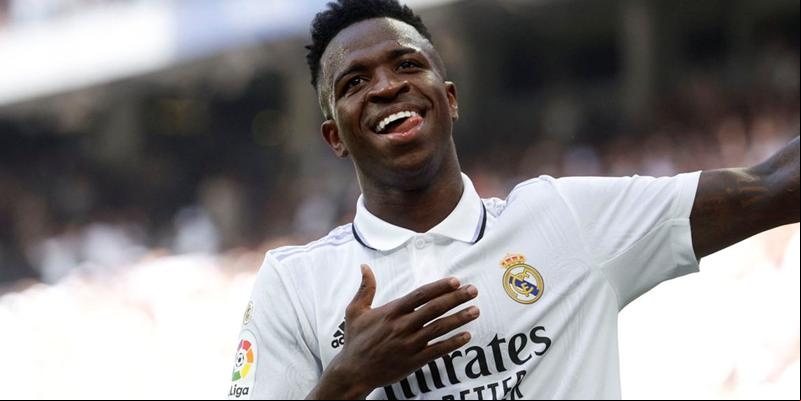 Vini Jr. vem sendo constantemente atacado por causa do seu jeito de comemorar seus gols, sobretudo com danças (Foto/Suzana Vera/Reuters/Agência Brasil)