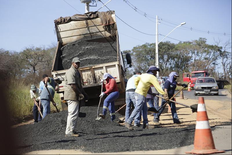 Trabalho de recapeamento em Uberaba (Foto/Divulgação)