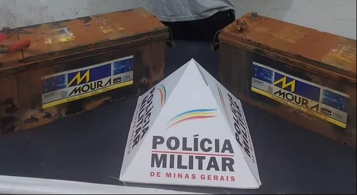 As baterias furtadas foram localizadas com o suspeito e levadas à Delegacia de Polícia  (Foto/Divulgação)