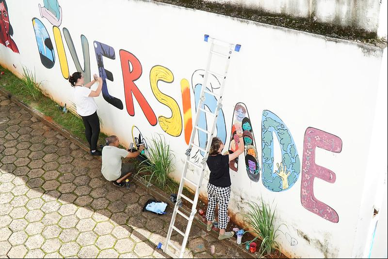 Foram sete artistas convidados para o grafite, além de slammers, DJs e rappers, que agitaram a tarde de sábado (Foto/Divulgação/PMU)