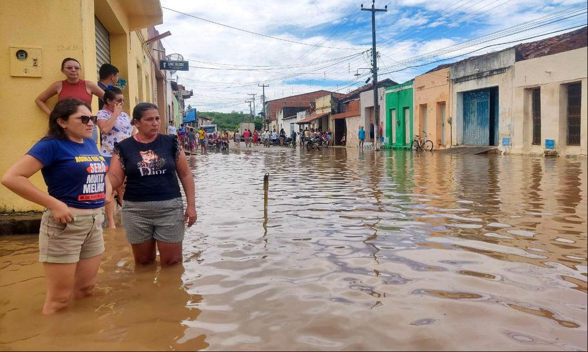 Fortes chuvas que elevaram o nível do rio Cariús, no sul do Ceará (Foto/Defesa Civil do Ceará)