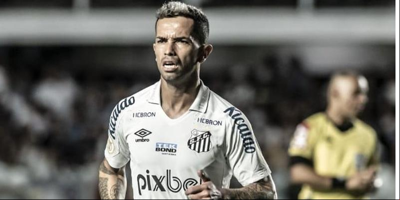 O Vasco vai arcar totalmente com os salários de Carabajal  que segue com vínculo com o Santos até 2026 (Foto/Ivan Storti/Santos)