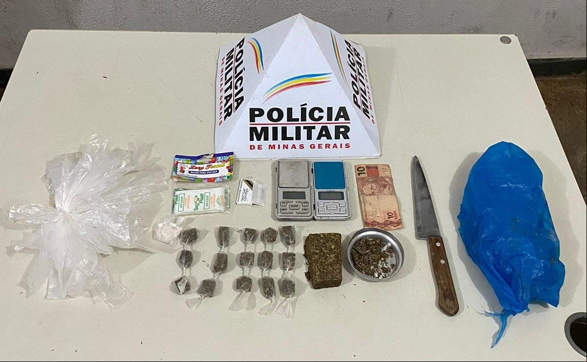 Drogas e demais materiais usados no tráfico foram apreendidos no ponto de drogas pelos policiais militares  (Foto/Divulgação)