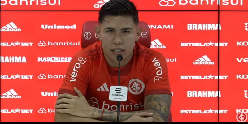 O volante Nico Hernández foi atingido por estilhaços, mas não sofreu ferimentos graves (Foto/Nico Hernández - Internacional)