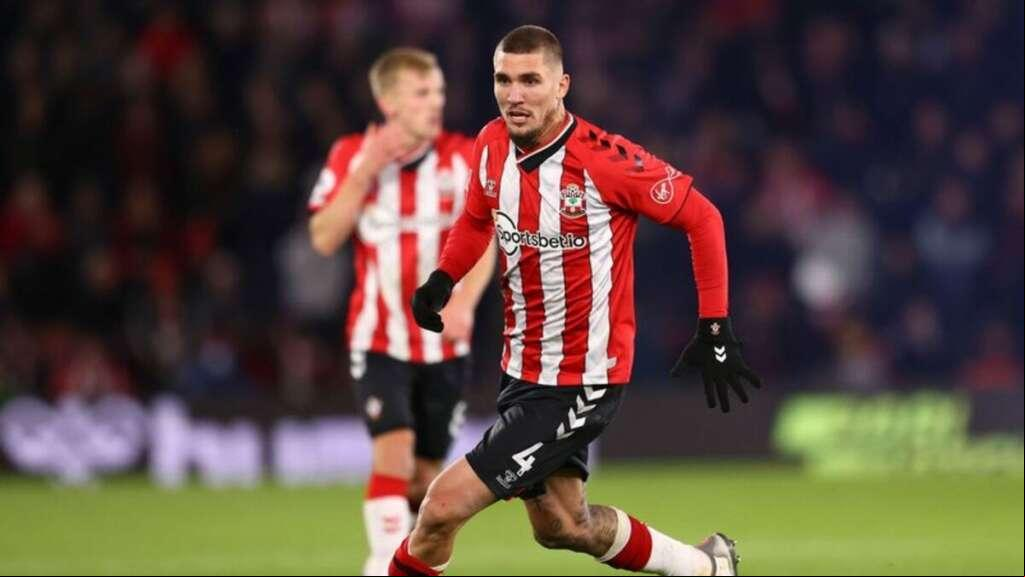 O volante, de 26 anos, vem atuando pelo. Southampton, que foi rebaixado no Campeonato Inglês (Foto/Arquivo)