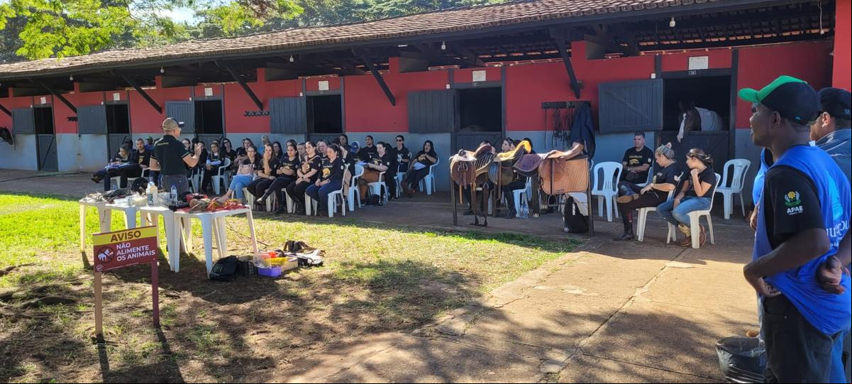 O curso contou com 40 alunos de todo o país que conheceram toda a estrutura da hípica e do lago localizados no Jockey Club (Foto/Divulgação)