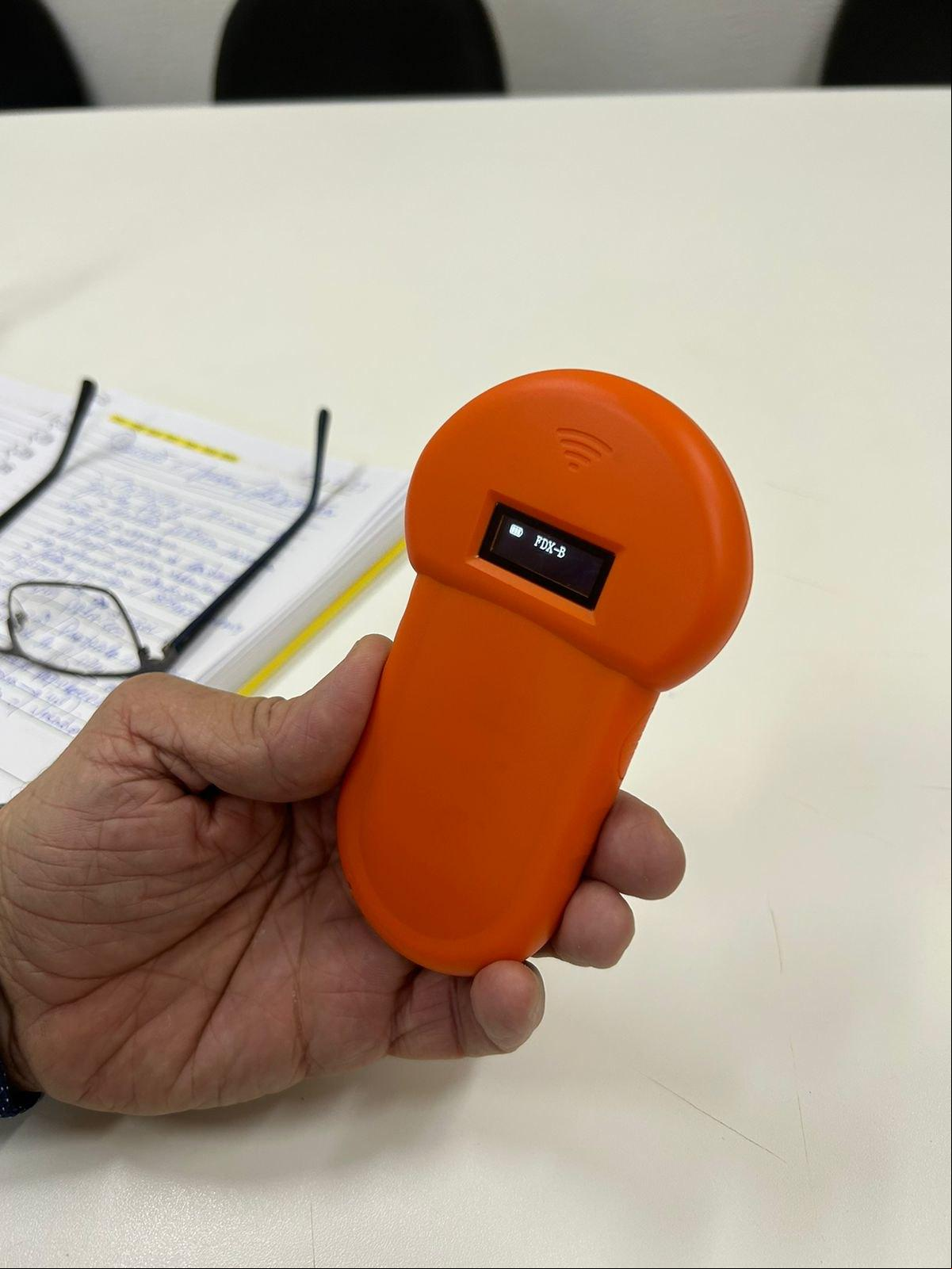 Equipamento de chipagem de animais de grande porte em Uberaba (Foto/Divulgação PMU)