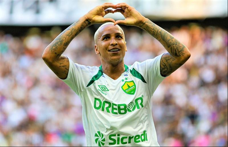Deyverson, deixou sua marca aos 34 minutos do segundo tempo (Foto/AssCom Dourado)