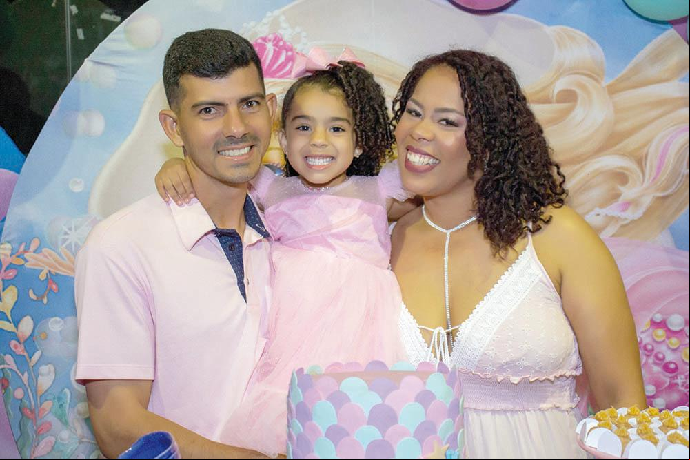 Lara com os pais, Washington Silva e Denise Campos (Foto/Cris Abreu)