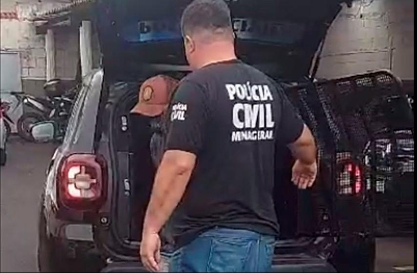 Após a prisão ocorrida em cruzamento do Jardim Induberaba, o procurado pela Justiça foi levado para a Delegacia (Foto/Divulgação)