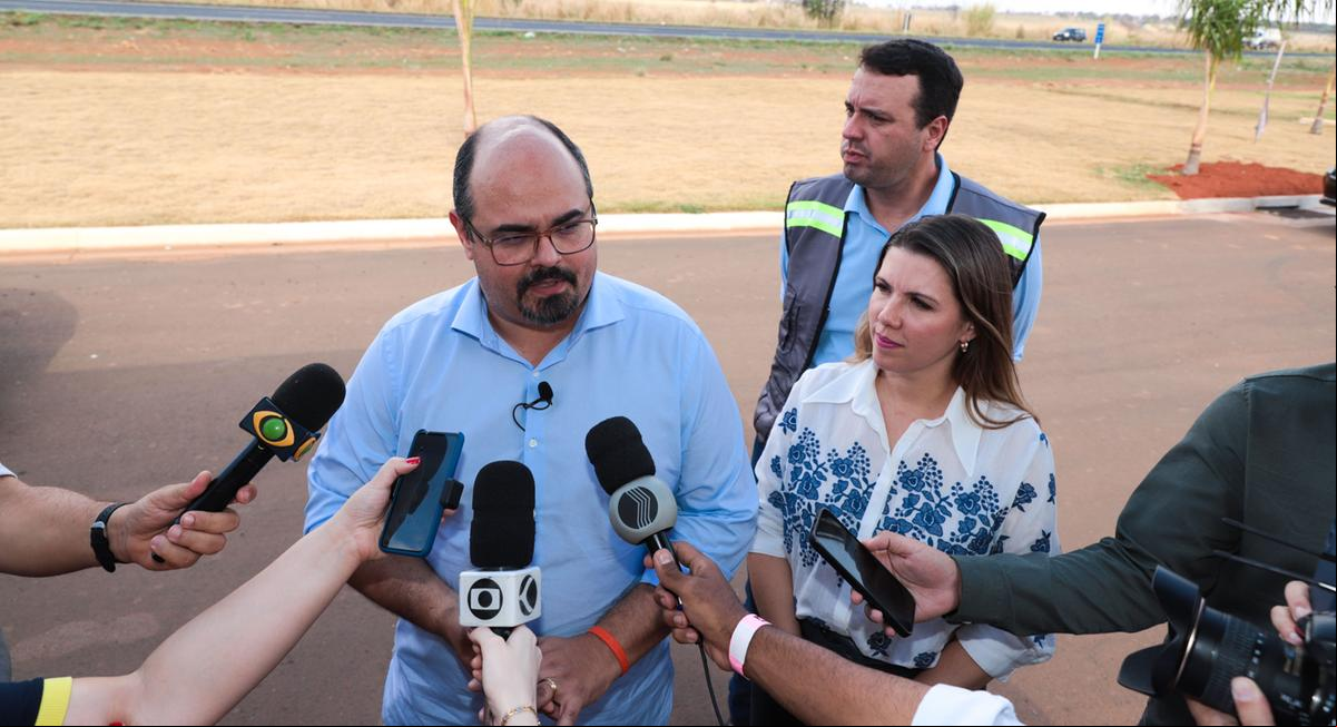 Mesmo com a municipalização da Filomena Cartafina, o vice-governador afirmou que o Estado continuaria dando e financeiro à Prefeitura (Gil Leonardi/Imprensa MG)