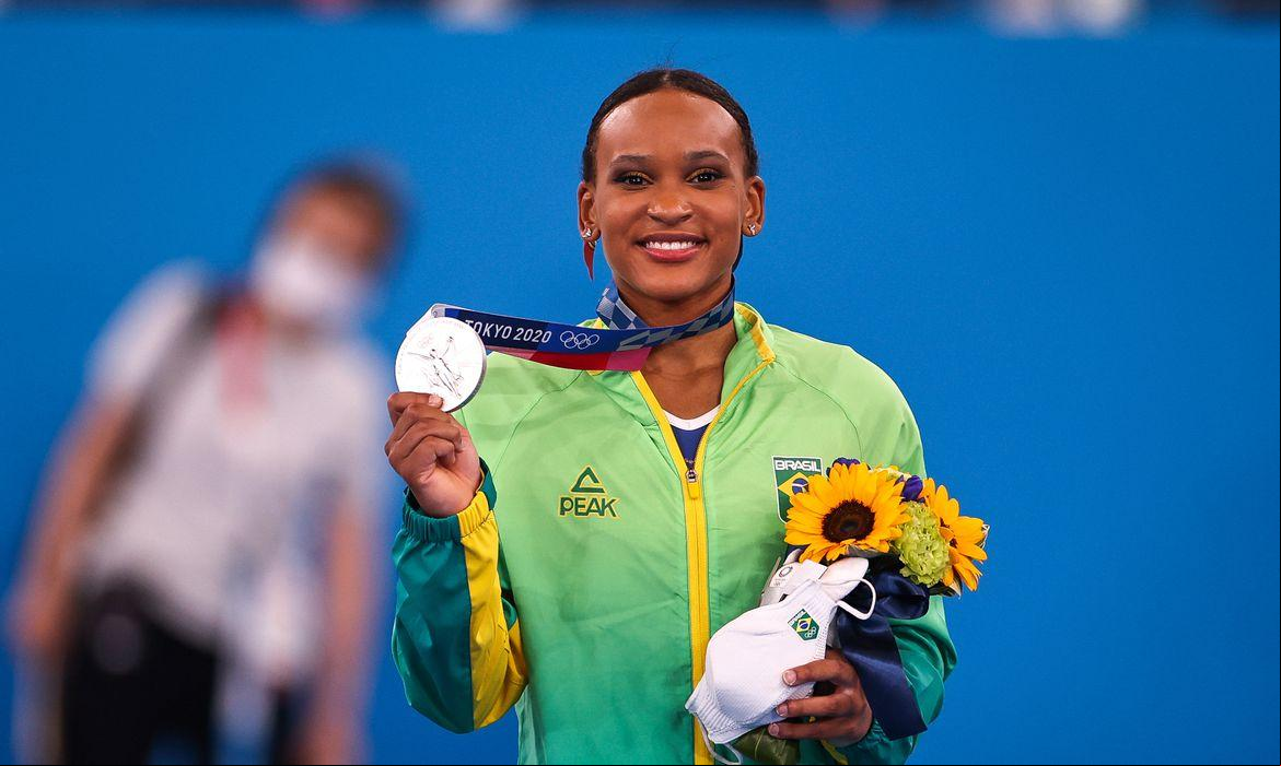 Rebeca Andrade liderou a Equipe Brasileira e conseguiu ficar entre as 3 melhores do mundo na ginástica artística. (Foto/Jonne Rortz/Agência Brasil)