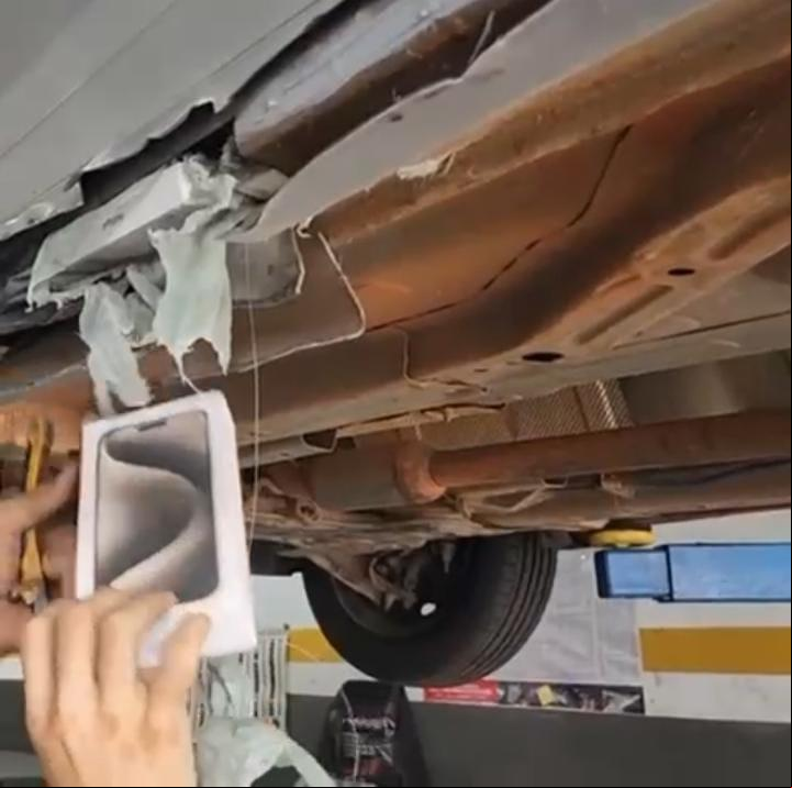 Os produtos estavam em compartimento oculto no assoalho do carro, que está apreendido e sob tutela da Polícia Federal desde novembro do ano ado (Foto/Reprodução)
