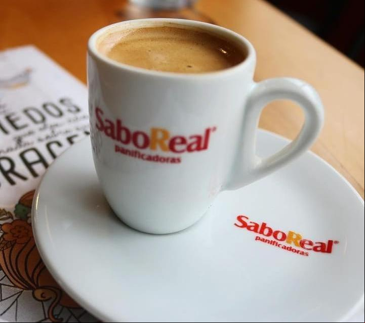 Nada como começar a semana com um saboroso cappuccino da panificadora SaboReal, da avenida da Saudade (Foto/Divulgação)
