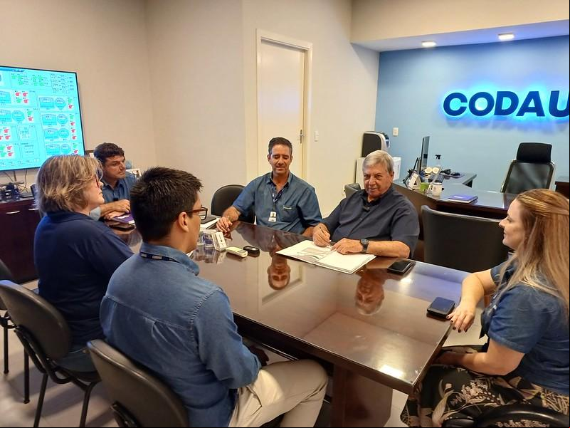 A autorização do certame foi assinada pelo presidente da Codau, Rui Ramos, e pelo diretor de Desenvolvimento e Saneamento, Giovanni Andrea Molinero (Foto/Divulgação)
