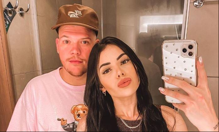 A polêmica começou quando Thaís Vasconcellos, mulher do cantor Ferrugem, publicou um vídeo em que ele comentava sobre Ludmilla de forma que muitos consideraram pejorativa (Foto/Reprodução)