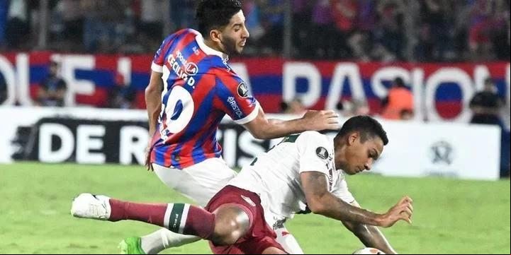 Com uma vitória e dois empates, o Fluminense soma cinco pontos na chave, um a mais que o Colo-Colo-CHI e o próprio Cerro Porteño, que aparecem na sequência com quatro pontos cada (Foto/Reprodução)