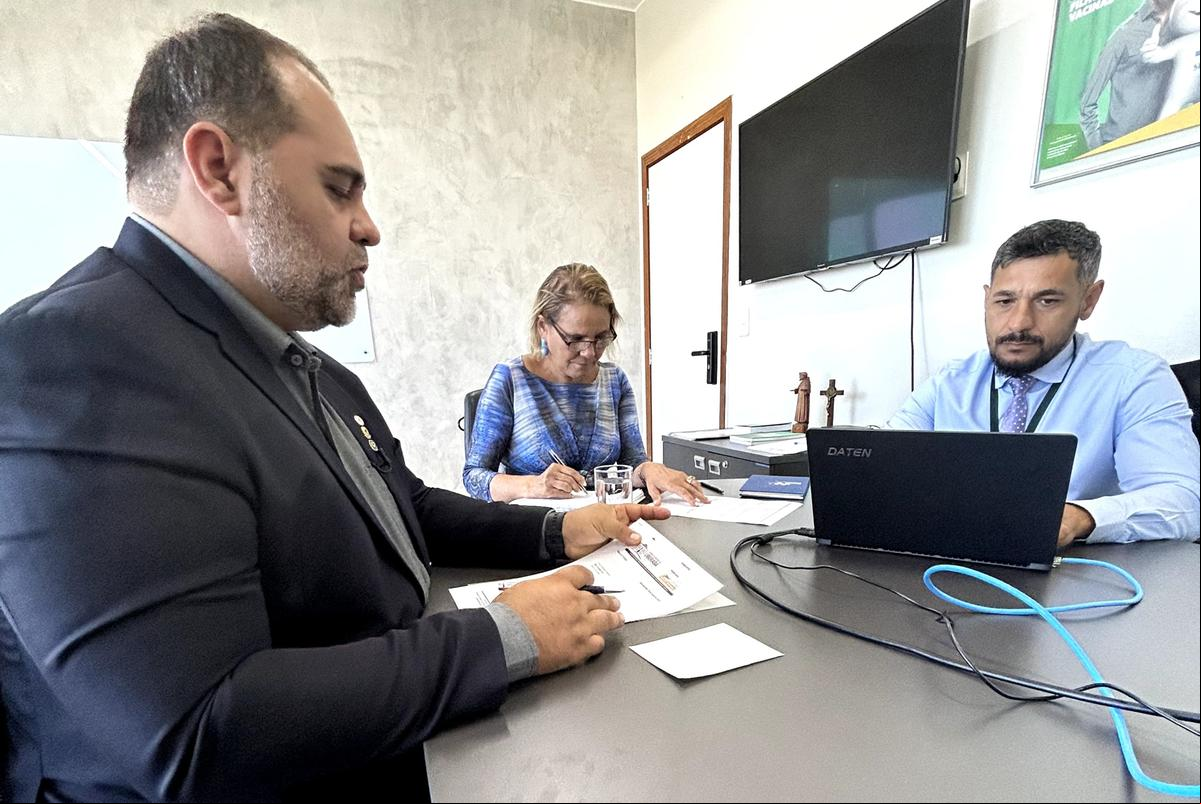 Vereador Tulio Micheli protocolou ofício solicitando a ampliação do número de ambulâncias para Uberaba (Foto/Divulgação)
