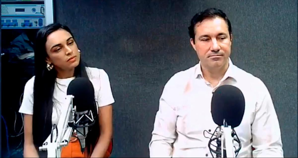 Patrícia Melo e o presidente estadual do PT, Cristiano Silveira, durante entrevista ao Pingo do J nesta sexta-feira (Foto/Reprodução)