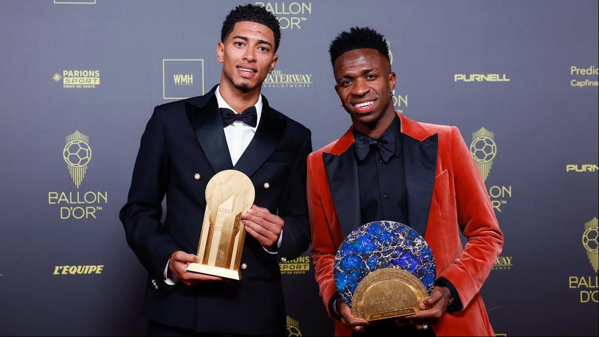 Em 2023, Bellingham e Vini Jr. foram distinguidos pela  Football na gala da Bola de Ouro (Foto/Real Madrid/Divulgação)