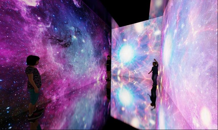 A exposição começa pelo espaço Teto de Estrelas, inspirado na primeira vez que Chico psicografou. A sala terá a luminosidade controlada, som ambiente e paredes com projeção mapeada de galáxias em movimento (Foto/Reprodução)