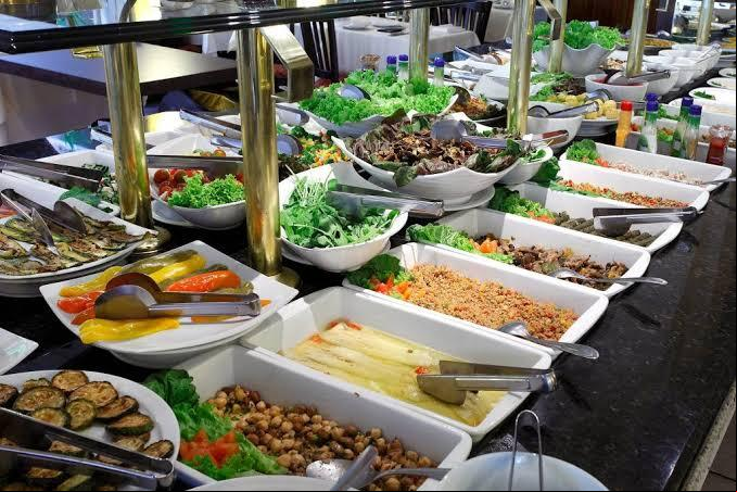 O Restaurante Self Service Skinão os alimentos são sempre fresquinhos e com grandes variedades (Foto/Divulgação)
