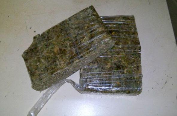 Suspeito foi flagrado com quatro buchas de maconha | Foto Ilustrativa (Foto/Ilustrativa)
