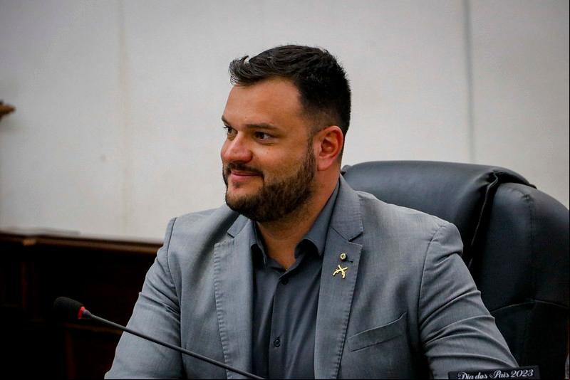 Autor do projeto, Diego Fabiano disse que a intenção é disseminar a ibilidade nas redes sociais e sítios eletrônicos de toda a istração Pública Municipal para narrar de modo pormenorizado as imagens das publicações (Foto/Divulgação)