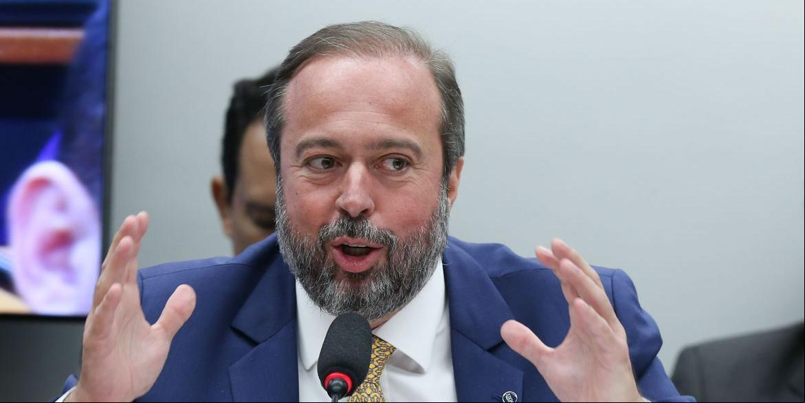 Apesar de descartar uma crise energética iminente, o ministro apontou que a atual escassez hídrica no país torna a medida uma opção viável para economizar energia (Foto/Lula Marques/Agência Brasil))