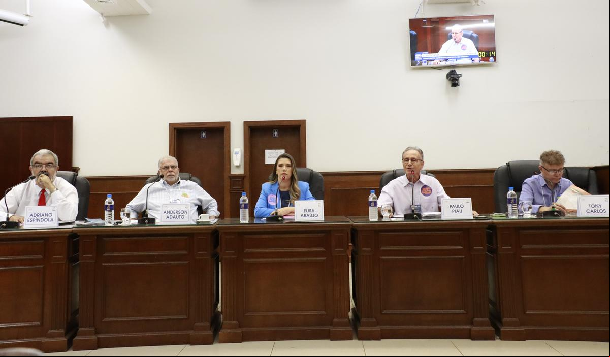 Cinco candidatos participaram do debate e puderam apresentar seus pontos de vista sobre diversos temas (Foto/Rodrigo Garcia)