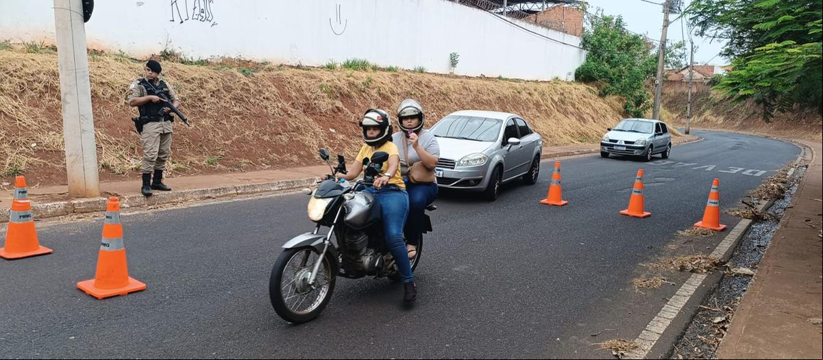 Uma pessoa foi presa por envolvimento com tráfico de drogas (Foto/Divulgação)