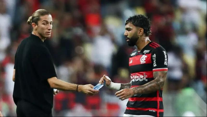 “O nosso primeiro tempo foi magnífico, mas foi muito difícil. Fiquei muito feliz pelo que vi em campo”, disse Felipe Luiz (Foto/Divulgação)