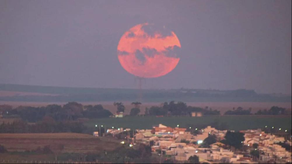 Superlua (Foto/Gisele Pimenta/Estadão Conteúdo)