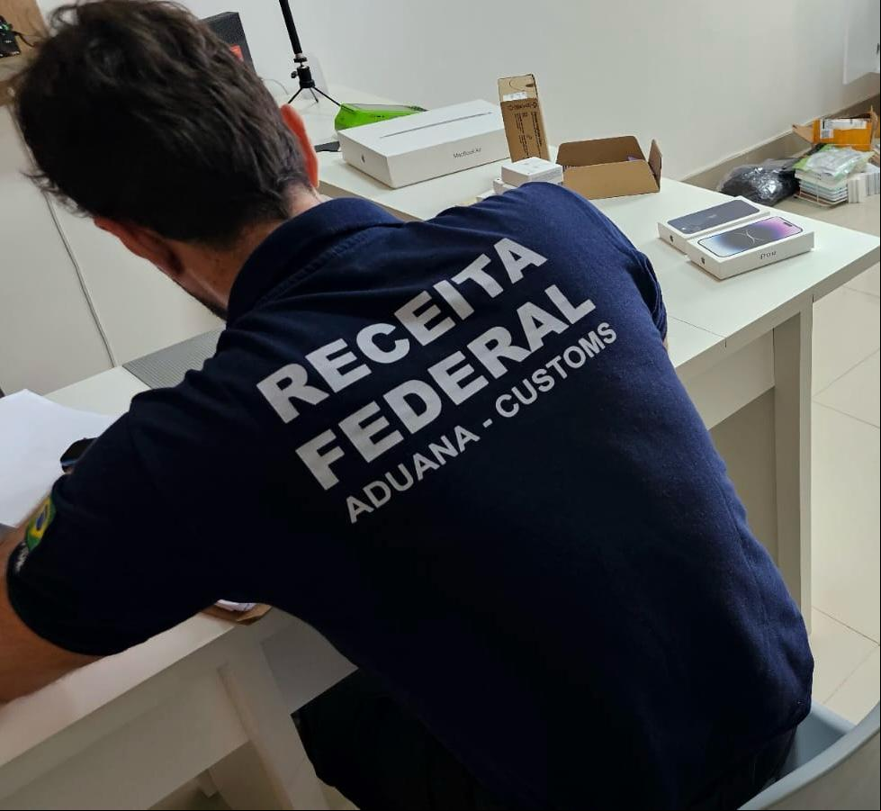 Durante as investigações, as autoridades identificaram um esquema no qual os envolvidos comercializavam eletrônicos, que eram trazidos para o País de maneira clandestina (Foto/Divulgação)