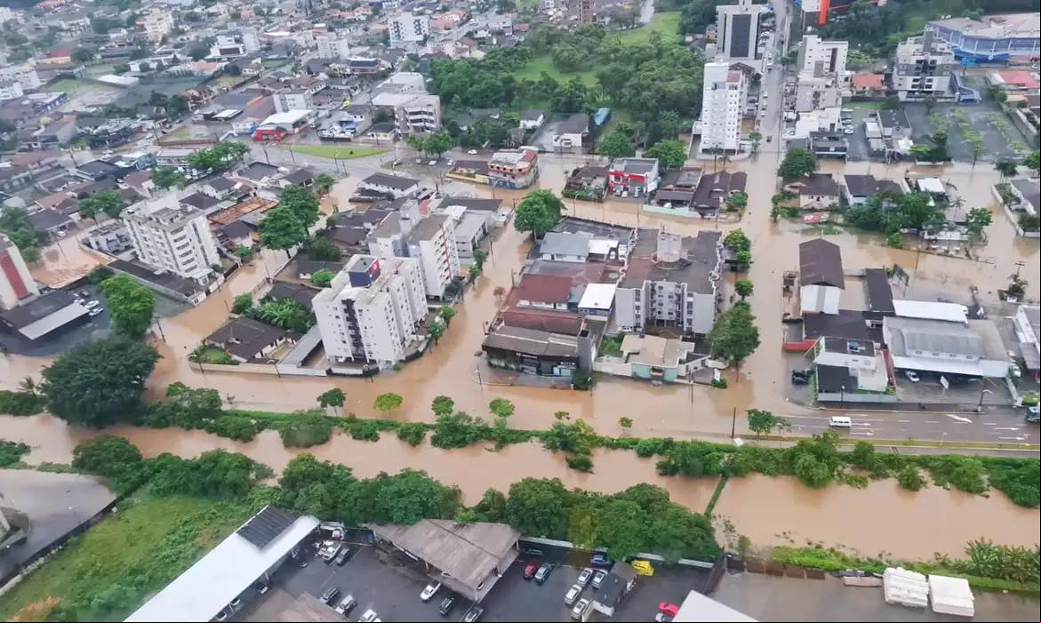 Chuva intensa deve permanecer até segunda-feira (9) (Foto/Coredec/Santa Catarina)