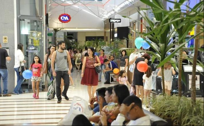 Entre os itens mais vendidos, o dirigente citou que a lista teve algumas surpresas, como azeite e livros (Foto/Reprodução)