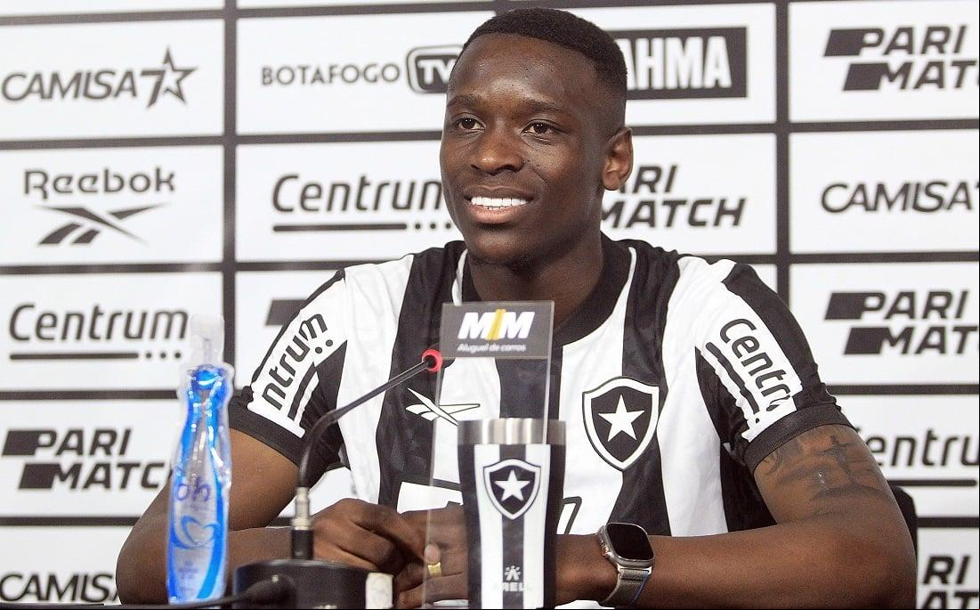Jogador tem contrato com o Glorioso até 2028 e pode atuar pelo Lyon ou outra equipe (Foto/Vitor Silva -Botafogo)