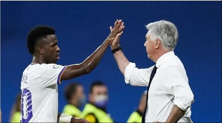 "Não estou no lugar dele, mas é difícil ar tudo que ele a, os insultos..., disse Ancelotti (Foto/Bustamante Sócrates)