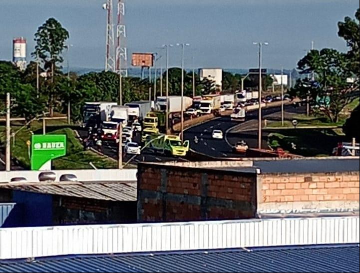 Para o atendimento às vítimas, a pista precisou ser parcialmente interditada por cerca de 18 minutos (Foto/Reprodução)